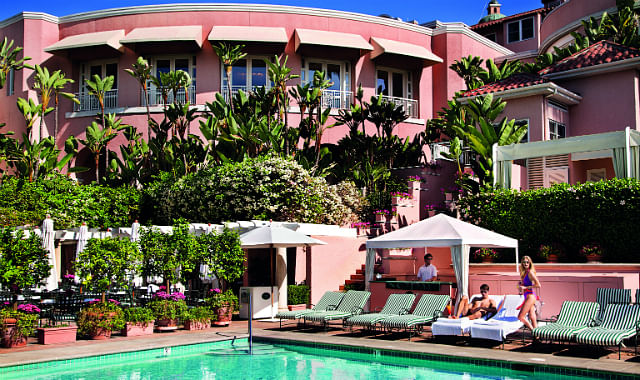 10 hotels fit for royalty beverly_pool